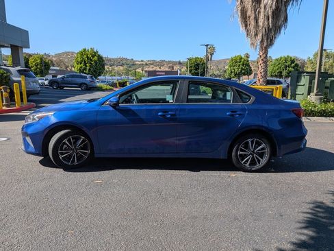 Used 2023 Kia Forte LXS FWD image 5