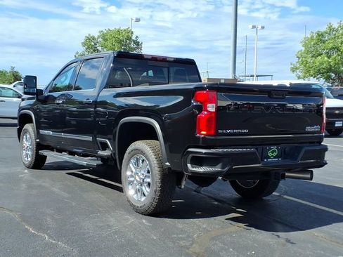 Certified 2024 Chevrolet Silverado 2500 High Country w/ High Country Premium Package AWD/4WD image 7