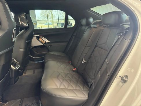 Used 2024 BMW 740i image 26
