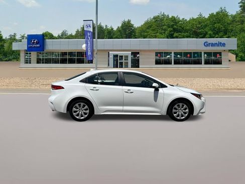 Used 2022 Toyota Corolla LE FWD image 7