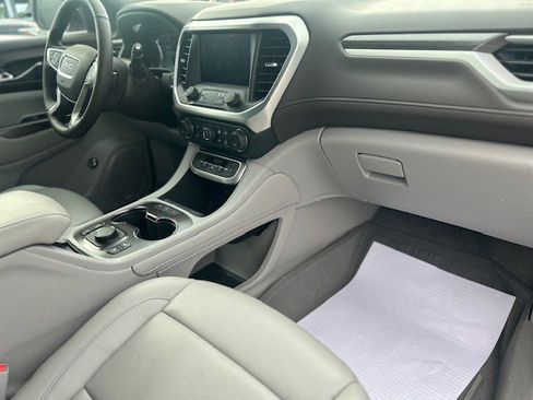 Used 2023 GMC Acadia SLT w/ Preferred Package image 11