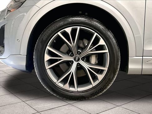Used 2024 Audi Q8 Premium w/ Convenience Package AWD/4WD image 8