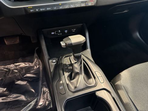 Used 2025 Kia K4 LXS image 41