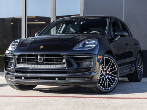 Certified 2026 Porsche Macan S AWD/4WD image 1
