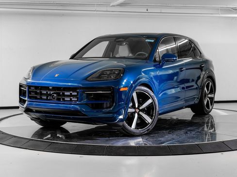 New 2026 Porsche Cayenne GTS image 1