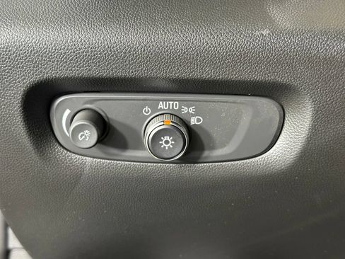Used 2024 Chevrolet Traverse LS FWD image 23