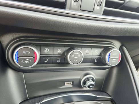 Used 2024 Alfa Romeo Stelvio Sprint AWD/4WD image 30