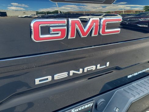 Used 2022 GMC Sierra 1500 Denali AWD/4WD image 7