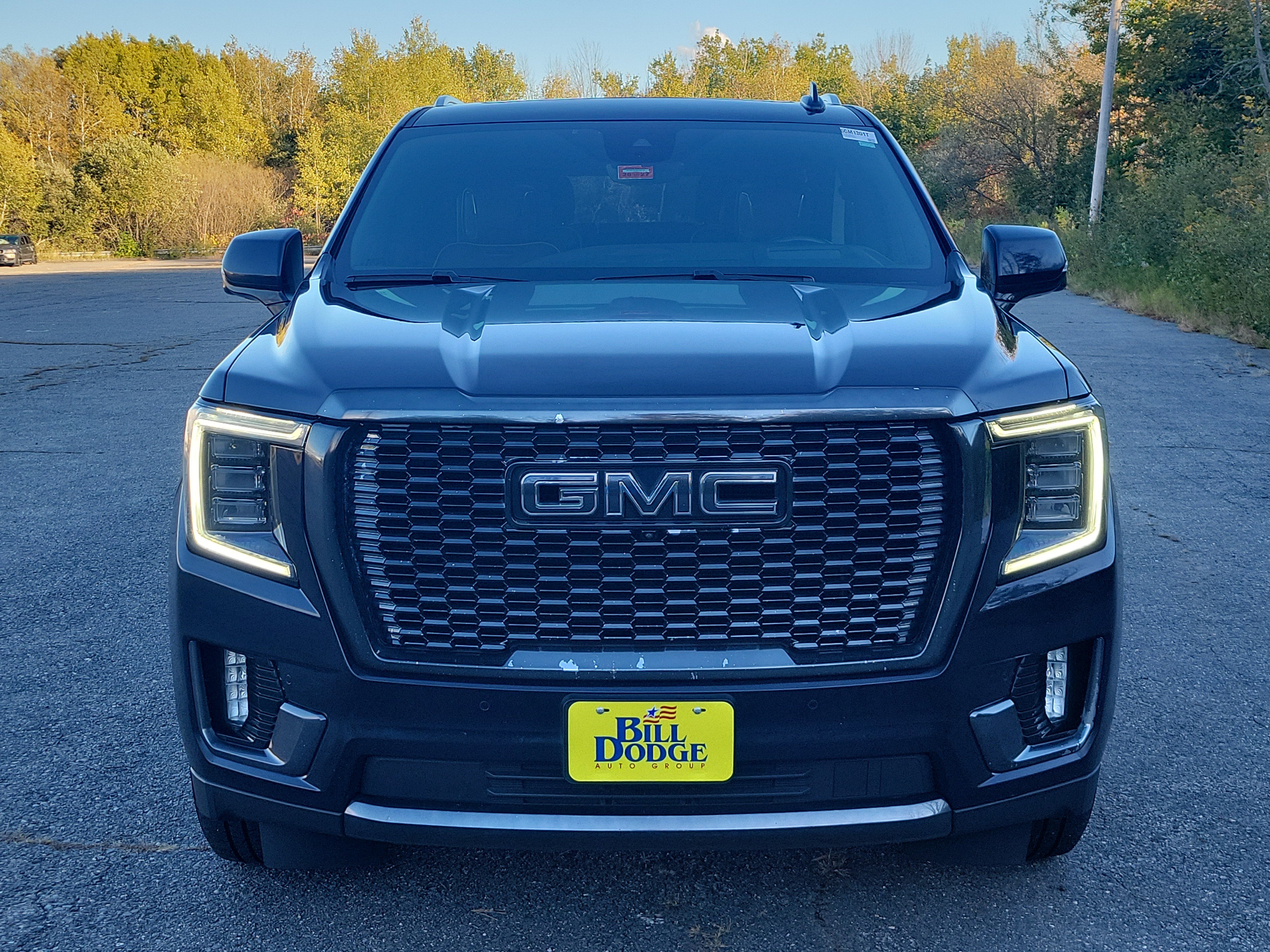 Used 2023 GMC Yukon XL Denali Ultimate AWD/4WD image 2