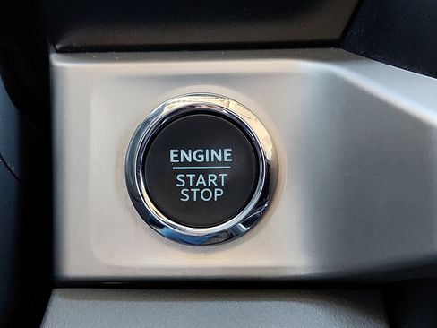 Used 2024 Ford F250 XLT w/ XLT Premium Package image 16