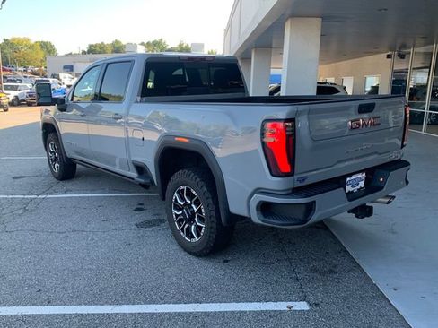 Used 2024 GMC Sierra 2500 AT4 w/ AT4 Premium Plus Package AWD/4WD image 7
