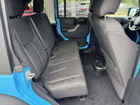 Used 2018 Jeep Wrangler Unlimited Sport S AWD/4WD image 15