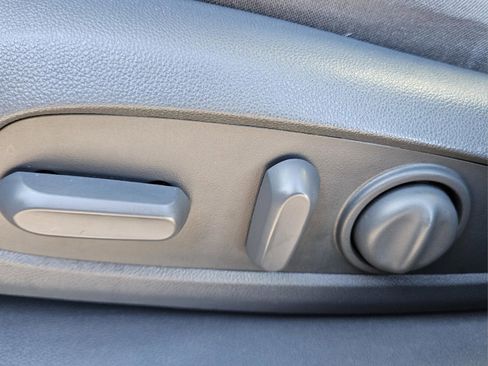 Used 2019 Chevrolet Blazer LT image 6