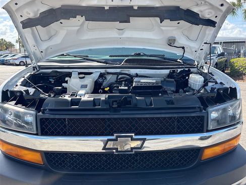 Used 2019 Chevrolet Express 3500 LT w/ LT Preferred Equipment Group RWD image 28