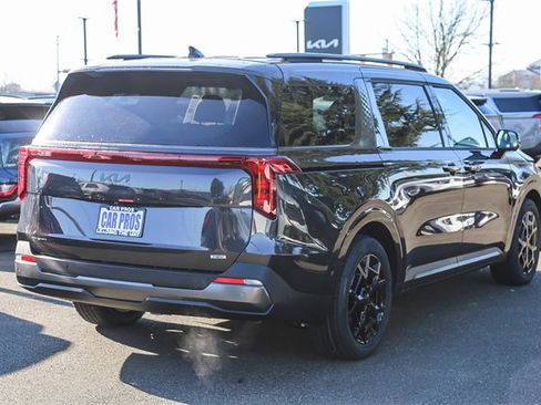 New 2025 Kia Carnival SX w/ SX Dark Edition Package image 9