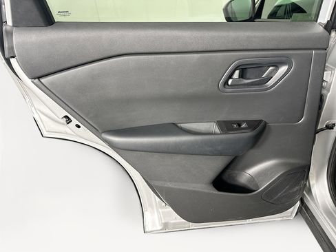 Used 2024 Nissan Rogue S AWD/4WD image 25