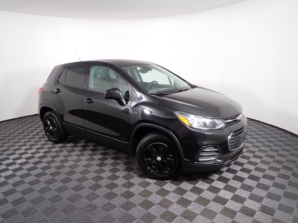 Used 2020 Chevrolet Trax LS w/ Tint and Cruise Package AWD/4WD image 5