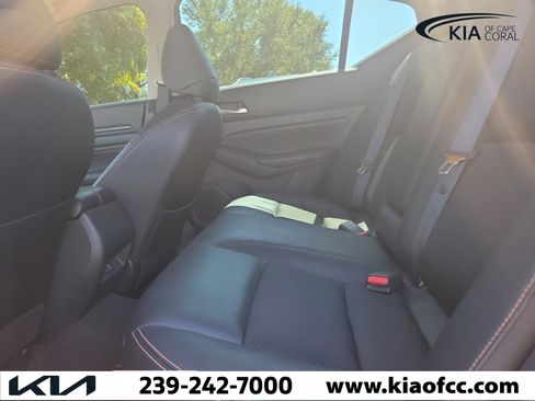 Used 2022 Nissan Altima 2.5 SR FWD image 14