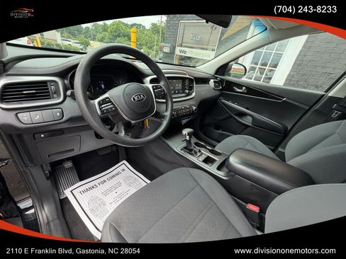 Used 2019 Kia Sorento AWD image 10