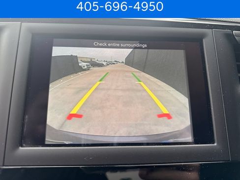 Used 2018 Chrysler Pacifica Touring-L FWD image 22