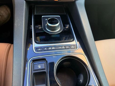 Used 2017 Jaguar F-PACE Premium image 17