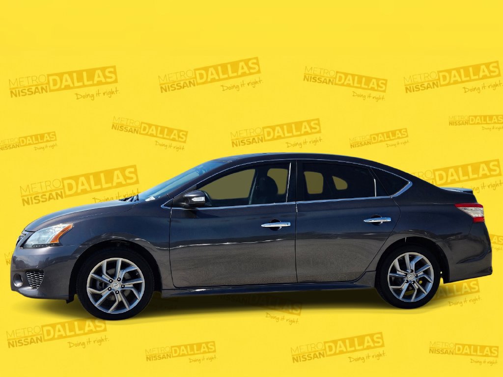 Used 2015 Nissan Sentra SR w/ SR Premium Package FWD image 3