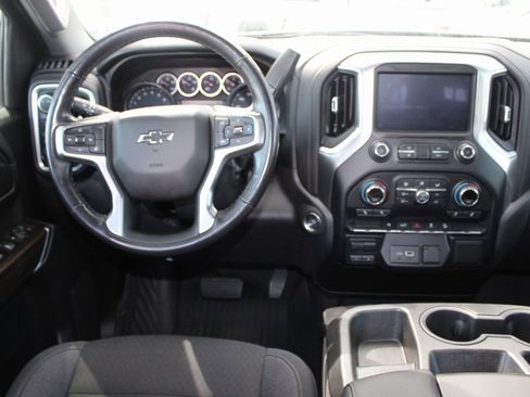 Used 2021 Chevrolet Silverado 1500 RST image 2