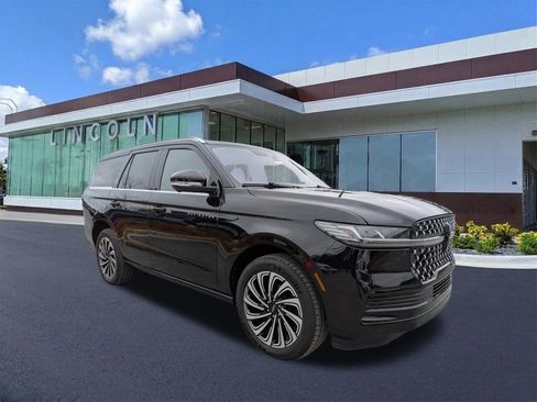 Certified 2025 Lincoln Navigator Black Label image 3
