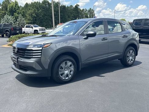 Used 2025 Nissan Kicks S w/ Charging Package FWD image 4
