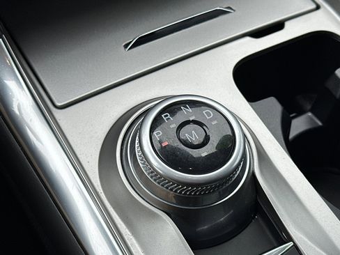 Used 2020 Ford Explorer XLT w/ Equipment Group 202A image 22