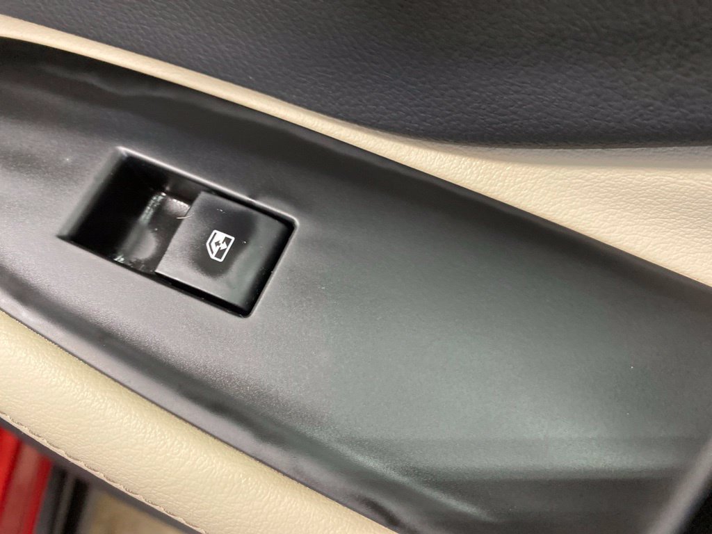 Used 2018 Buick Envision Essence AWD/4WD image 29