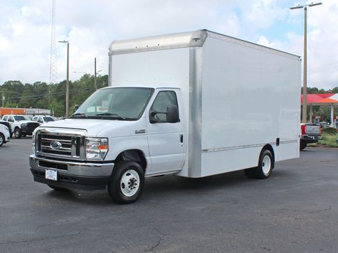 Used 2024 Ford E-450 and Econoline 450 Super Duty w/ Power Windows & Locks Group image 9