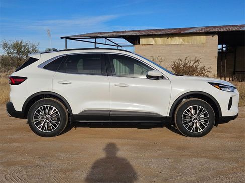 New 2026 Ford Escape SE image 4