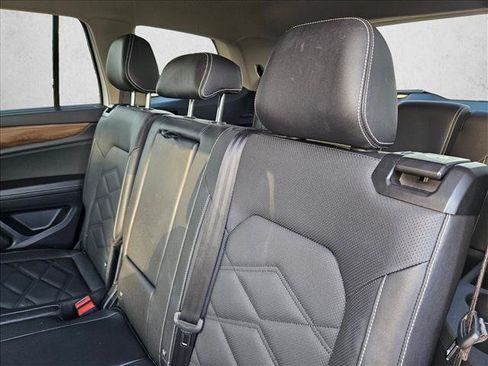 Used 2025 Volkswagen Atlas SE AWD/4WD image 18