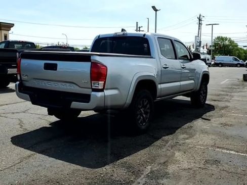 Used 2023 Toyota Tacoma SR5 w/ Technology Package AWD/4WD image 8
