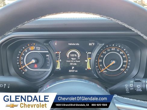 Used 2025 Jeep Wrangler Unlimited Sahara AWD/4WD image 33
