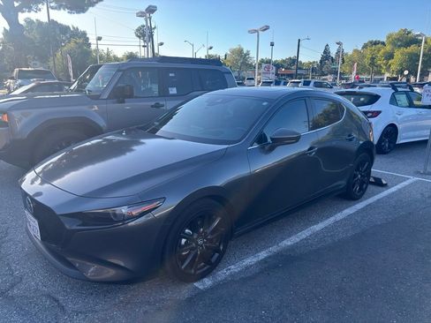 Used 2020 MAZDA MAZDA3 Hatchback w/ Premium Package FWD image 1