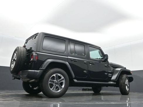 Certified 2022 Jeep Wrangler Unlimited Sahara AWD/4WD image 35
