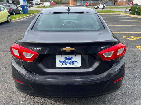 Used 2017 Chevrolet Cruze LT image 14