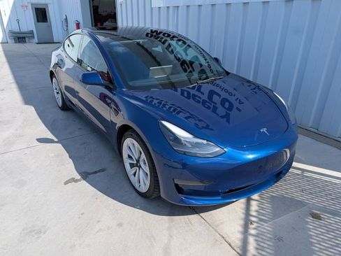 Used 2023 Tesla Model 3 Standard Range RWD image 9