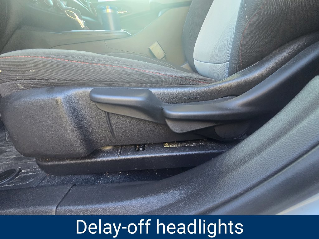 Certified 2024 Chevrolet Trax RS w/ Sunroof Package FWD image 13