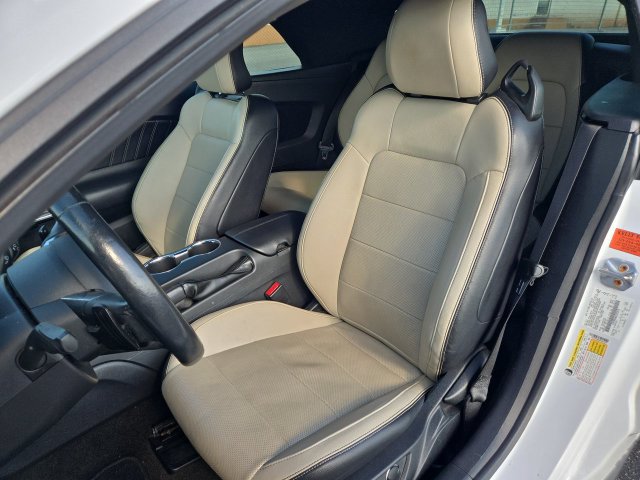 Used 2016 Ford Mustang Premium RWD image 11