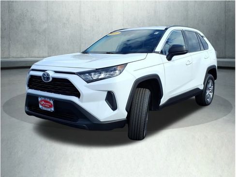 Certified 2022 Toyota RAV4 LE image 3