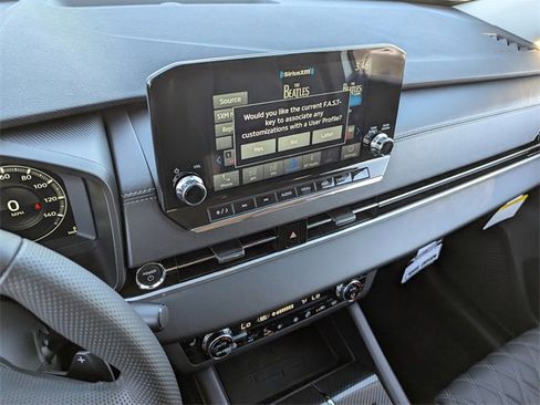 New 2025 Mitsubishi Outlander SEL image 14