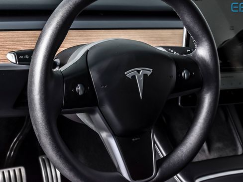 Used 2024 Tesla Model Y Performance image 16