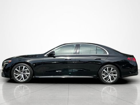 Used 2024 Mercedes-Benz E 350 4MATIC Sedan image 2