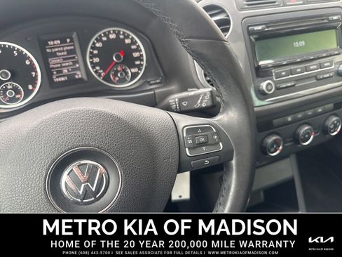 Used 2013 Volkswagen Tiguan S image 20