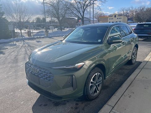 Used 2025 Audi Q5 Premium Plus w/ Premium Plus image 40