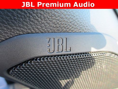 Used 2025 Toyota Tacoma TRD Sport image 18