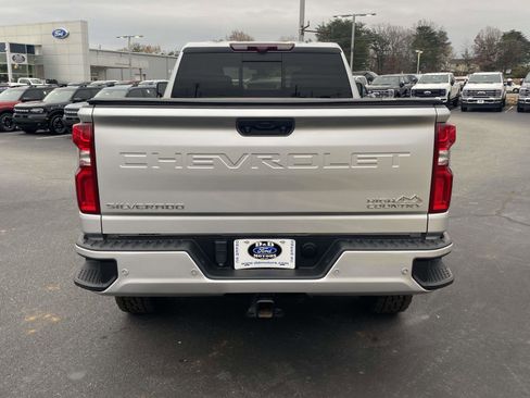 Used 2023 Chevrolet Silverado 2500 High Country w/ Z71 Off-Road Package image 5